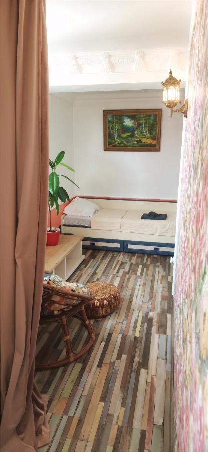 Inessa Center Budget Room Кишинев Екстериор снимка